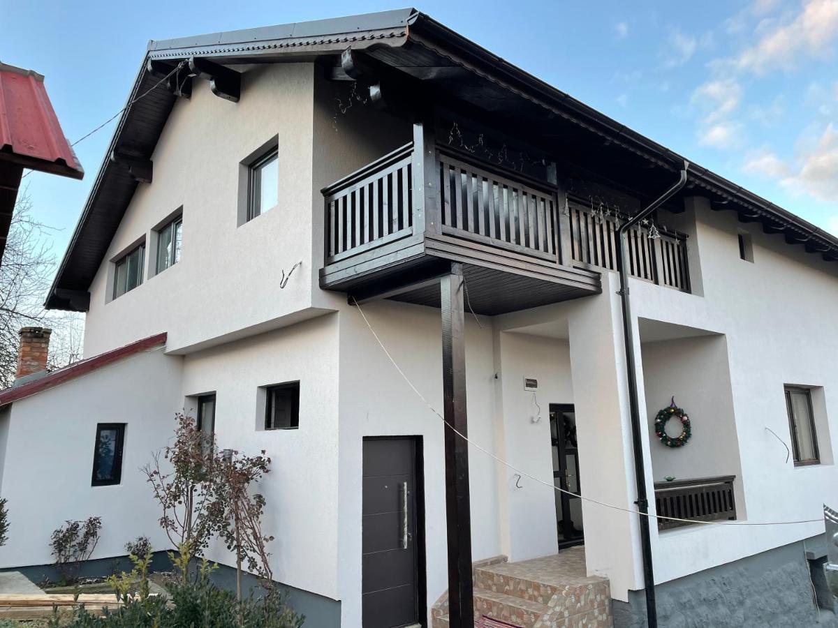 Cazare La Mitica Subcetate  Exterior photo